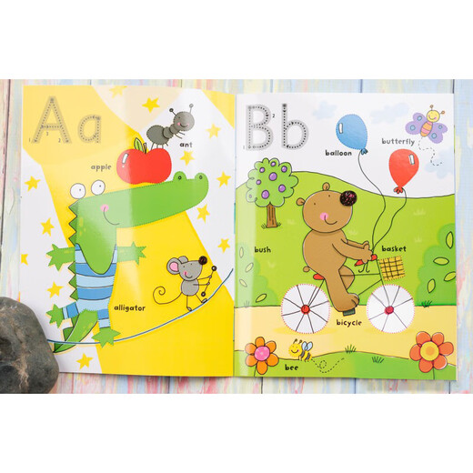 Thomas & Friends (THOMAS&FRIENDS) Cahier de pratique d'entrée pour la formation au contrôle du stylo à la maternelle, cahier d'alphabet anglais et de traçage des chiffres pour enfants, pour bébés de 4 et 3 ans Fourni au hasard - 10 volumes de thèmes pour filles - sans boîte de couleur