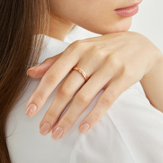 Chow Sang Sang Color Gold Ring 18K Gold Love Secret Cupid Feather Ring 91920R Pricing 26 Circles