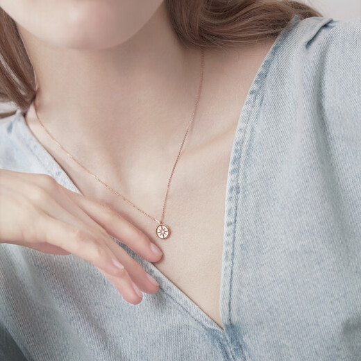 Chow Sang Sang 18K rose gold mint mother-of-pearl starburst color gold necklace pendant K gold necklace pendant 91876N 47 cm