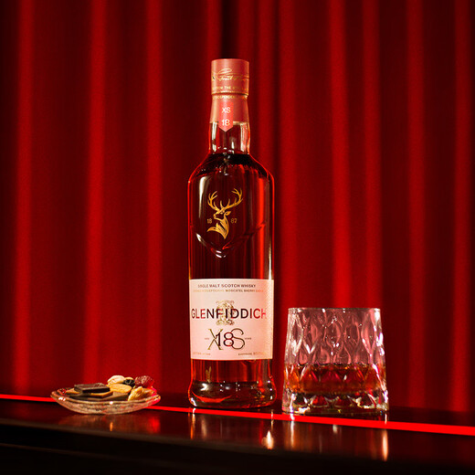 GLENFIDDICH XS 18 Years Double Sherry Barrel Mature Single Malt Scotch Whiskey 700ml XS Double Sherry Series 18 Years