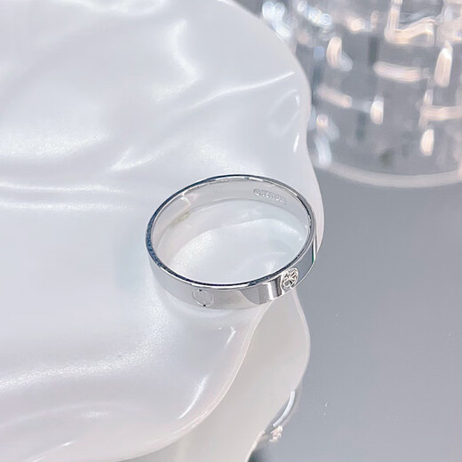 Laofu gold platinum solid solid screw-shaped rice-shaped ring ring (face width is about 3. Mother and lover's birthday Mid-Autumn Festival gift screw-shaped rice-shaped ring ring (about 4.57g)