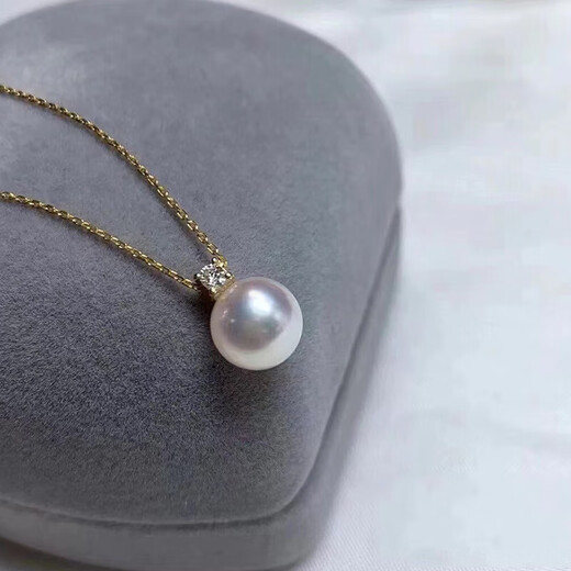 Everlasting Leaf Concubine Style Japanese Perfect Round Strong Light Akoya Pearl Pendant Necklace for Women Flawless and Versatile