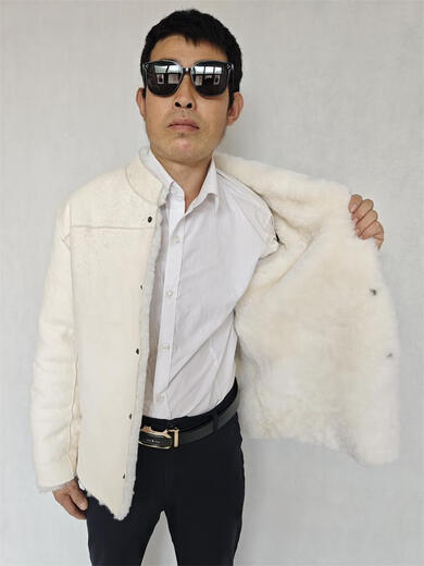 Northeastern fur one-piece sheepskin jacket liner for middle-aged and elderly people in winter thickened and warm real wool cotton-padded jacket men's cold-proof jacket black casual style live-in and live-face XL120-140Jin Jin equals 0.5 kg one size