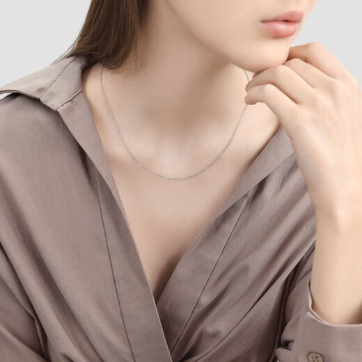 Chow Sang Sang Pt950 Platinum Necklace with Corner Circle Cross Buckle Platinum Plain Clavicle Chain 04800N Price 45cm - 2.85g (including labor cost 350 yuan)