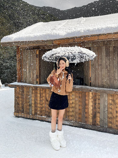 STELLA WEISZ thick-soled fur snow boots for women 2025 winter new moon boots warm anti-slip fashion ski shoes cotton shoes white fur short tube (high-end version) 35