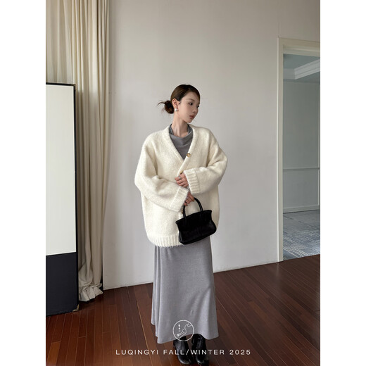 Lu Qingyi Original Chenwai Wool Knitted Sweater Women's Autumn Lazy Wind Brushed Warm Loose V-neck Cardigan Bean Green (Second Batch) M Wear for Photos