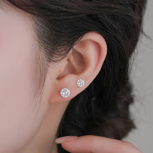 F136 medical titanium alloy earrings, ear bone nails, ear bone nails, hand-pierced implant-grade flat-bottom white anti-allergic 5mm white stones, one pair
