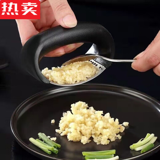 MZXM Japan imported high-quality stainless steel manual ring garlic press garlic garlic mashed artifact garlic pounding spoon home kitchen thickened ring garlic press 1 piece