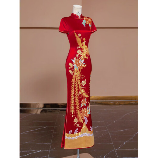 ROAR UTHAUG embroidered cheongsam embroidered and wedding dress 2025 bridal wedding dress Chinese wedding dress walk out of the pavilion toast dress engagement dress red cheongsam with free earrings S