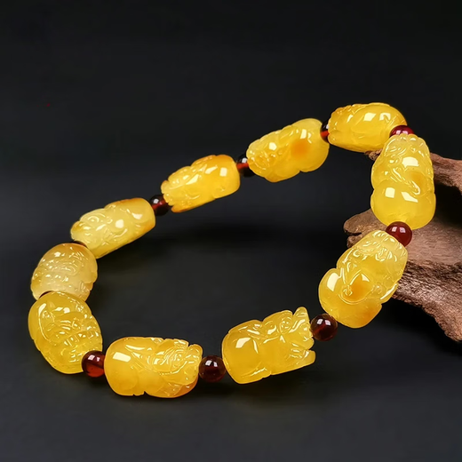 Amber style, one thing, one picture, one certificate, beeswax bracelet, Pixiu bracelet, men's style, natural amber carved Russian material, 15.27g, 16*11*9mm
