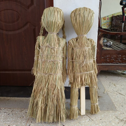 Scarecrow handmade weaving craft Halloween props Scarecrow small size about 18 cm for women