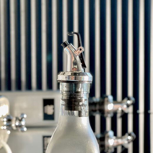 Llama light luxury silver ceramic seasoning box soy sauce bottle combination set kitchen household high-end seasoning jar seasoning bottle complete set double-layer 15-piece set - bear mixed color crown - silver bottle 11-piece set and above