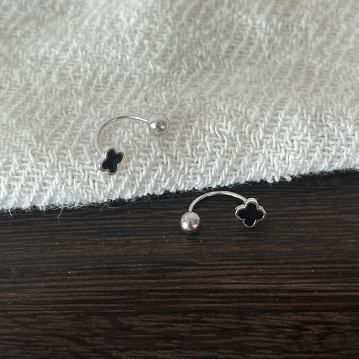 Mansheng S999 sterling silver four-leaf clover earrings for women niche design double ear pierced one-piece earrings no need to remove ear bone nail earrings S999 pure silver four-leaf clover earrings one pair