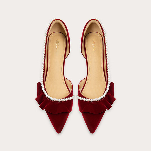 Lily Wei Feng Xiaoyin French elegant side hollow fungus single shoes square heel temperament wedding shoes small size red velvet square heel 31