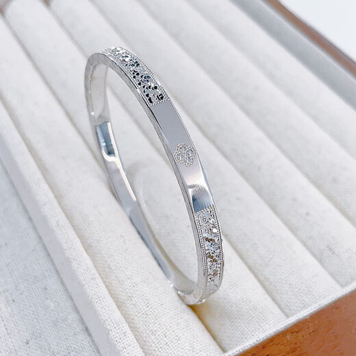 Beijing Gold Trading Center Co., Ltd. Platinum Oval Open Bracelet Glossy Crushed Ice Clover Bracelet About 20g