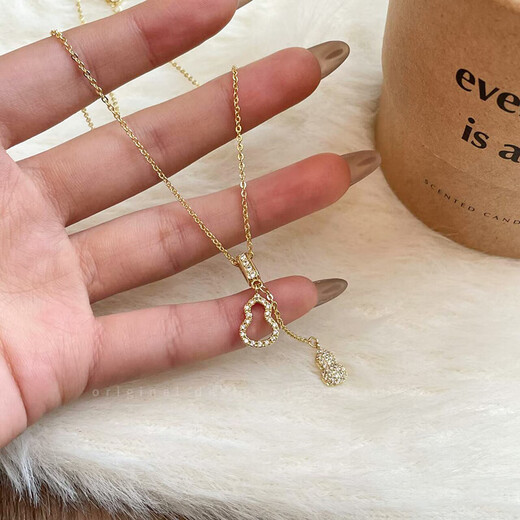 Titanium steel temperament gourd pendant necklace for women, light luxury niche design, exquisite clavicle chain, high-end fashion sweater chain, micro-embedded gourd pendant necklace