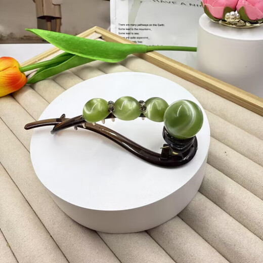 Simple and casual one-word twist clip on the back of the head, gradient color, new grab clip, high-end beaded rhinestone hair clip, one color each, 3 pieces