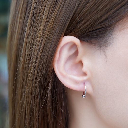 Wanfulong PT950 platinum niche light luxury earrings simple earrings plain hoops 2025 new hot style birthday gift for girlfriend Platinum PT950 niche light luxury plain hoop earrings 1.43g