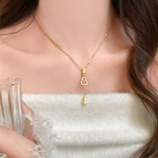Titanium steel temperament gourd pendant necklace for women, light luxury niche design, exquisite clavicle chain, high-end fashion sweater chain, micro-embedded gourd pendant necklace