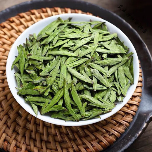 Fragrant food Hangzhou Qiantang Mingqian Longjing 2024 new tea high quality tea tea bean flavor strong flavor canned gift box Mingqian Longjing new tea Jin Jin equals 0.5 kg tea bag