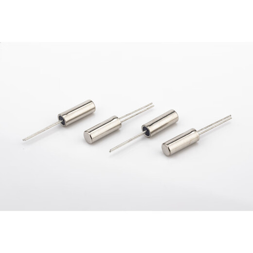 1*5 cylindrical imported high-precision crystal 32768 passive watch crystal oscillator 32.768KHZ frequency difference 5PPM