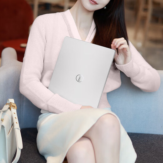 Dell (DELL) provides 20% national subsidy for laptops, thin and light Inspiron 15pro 15.6-inch Core i5 office laptop, recommended for female college students, all-round laptop i7-1355U 32G 2T 120Hz Silver