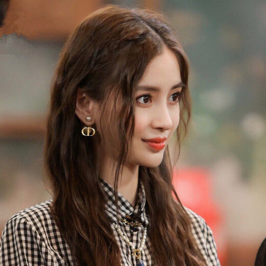 Old temple pearl letter earrings hypoallergenic brass retro distressed CD pendant temperament versatile high-end small fragrance earrings for women CD retro pearls