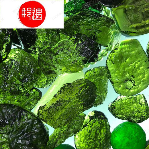 Hanzhu crystal glass pendant necklace green glass men's and women's pendant jewelry 4 grams a piece