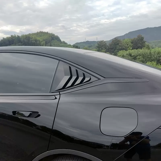 Yusenyi is suitable for modification of Changan dark blue SLO3L07 blind rear triangular glass window, 4-SL03/L07 rear mirror cover, bright black horn model AB