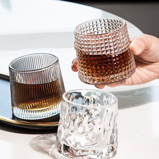 Dongzhitiandi Whiskey Glass Gyro Rotatable Crystal Glass Home Creative Tumbler Wine Glass Foreign Wine Glass Spirit Glass Glacier Style*2+Diamond Style*2+Vertical Pattern Style*2