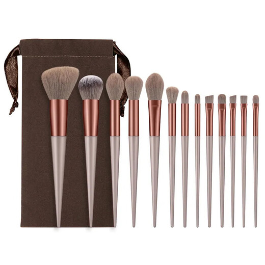Makeup brush set, 13 pieces, Four Seasons Green soft-bristled powder brush, high-gloss blush brush, eye shadow brush, beauty tools, 13 pieces, coffee color