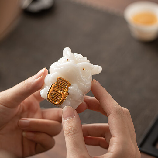 SUSHI CERAMICS high-end ice jade porcelain, golden toad tea pet ornaments, tea table and office desk decoration, holiday gifts for friends