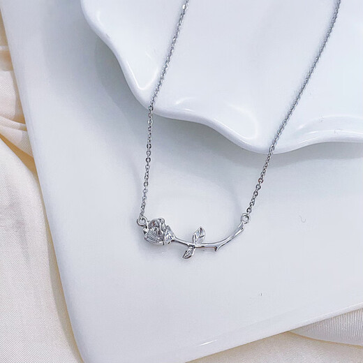 Beijing Gold Trading Center Co., Ltd. platinum necklace pt950 rose branch chain for women, birthday gift for girlfriend and wife, about 4.57g