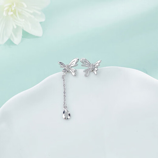 CHINA GOLD platinum water drop tassel earrings as a gift for your girlfriend, about 2.40g