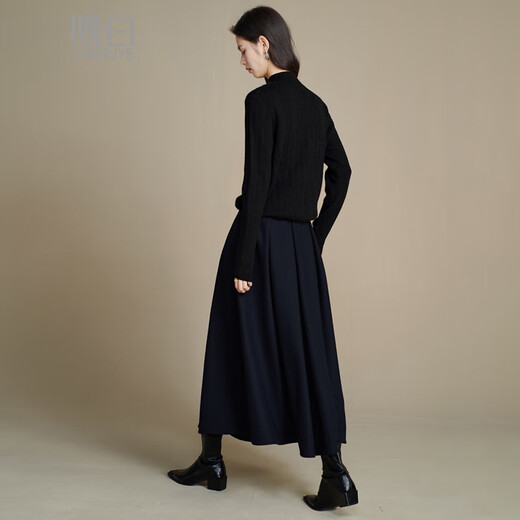 Late White New Product 2025 Winter Fashionable Casual Sweater Plus Velvet Warm Knitted Sweater for Women Without Belt Black S