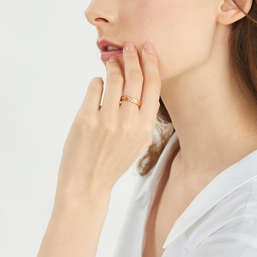 Chow Sang Sang Color Gold Ring 18K Gold Love Secret Cupid Feather Ring 91920R Pricing 26 Circles