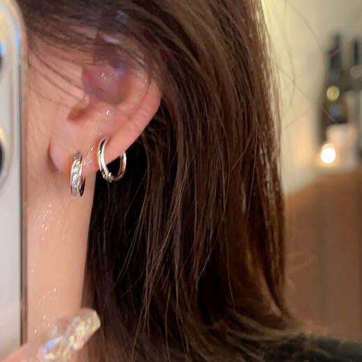 Four-piece set of earrings, sparkling diamond earrings, elegant, simple and cold style earrings, female birthday gift, silver zircon four-piece set, two pairs