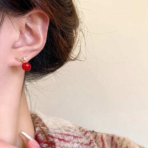 Small red bean acacia earrings for women, popular autumn and winter earrings, niche light luxury, high-end, temperament earrings, birthday gift, red round bead acacia earrings, one pair