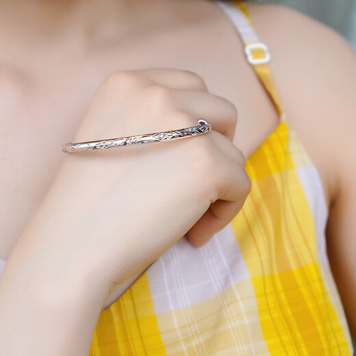 Wanfulong genuine platinum PT950 car flower bracelet for women, light luxury, high-end, sparkling and versatile, give your girlfriend a Mid-Autumn Festival gift. Platinum PT950 car flower bracelet 17.18g