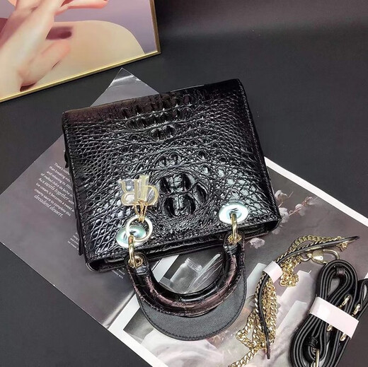 卡梵蒂（GAVADI）2024新款鳄鱼皮女包感云朵包时尚百搭贝壳包真皮手提斜挎包 黑色20cmx17cmx10cm