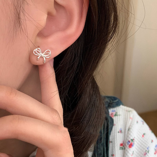 Miao Yijia Earrings Silver Needle Earrings Women's 2025 New Earrings Women's Temperament High-end Niche Ear Holization Birthday Gift Double-layer Hollow Bow Earrings Pair