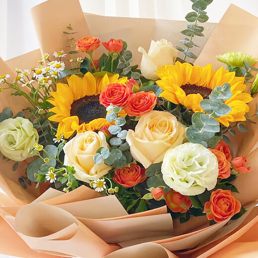 Flowers from the same city, sunflowers and roses mix and match bouquets for birthday gifts for girlfriends, best friends, and elders. Flowers from the flower shop. Nuanyang | 2 sunflowers with champagne, rose, and orange Barbie mix and match bouquets.
