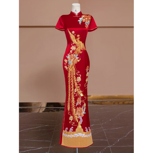 ROAR UTHAUG embroidered cheongsam embroidered and wedding dress 2025 bridal wedding dress Chinese wedding dress walk out of the pavilion toast dress engagement dress red cheongsam with free earrings S