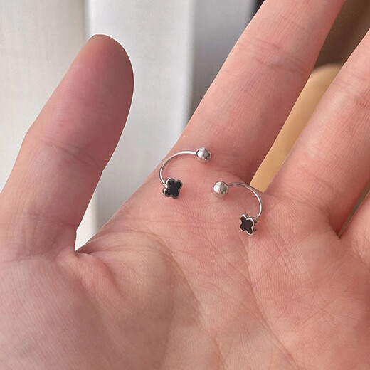 Mansheng S999 sterling silver four-leaf clover earrings for women niche design double ear pierced one-piece earrings no need to remove ear bone nail earrings S999 pure silver four-leaf clover earrings one pair