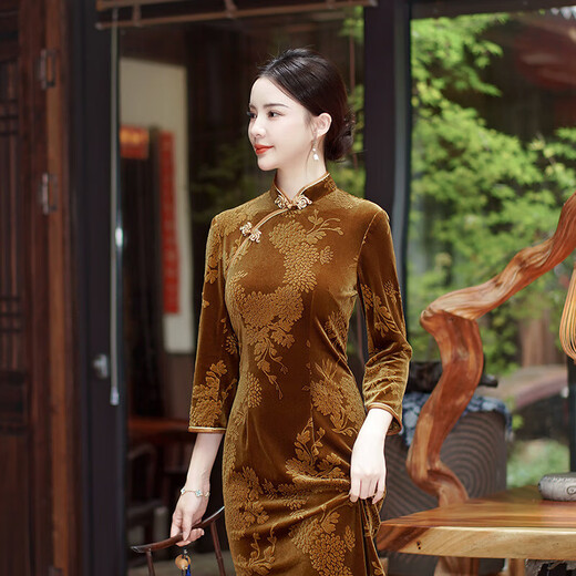 Retro 2025 Autumn and Winter New Velvet Jacquard Cheongsam National Style Slim Slim Long Nine-quarter Sleeve Wedding Banquet Mother T0080-1 Pomegranate Red 2XL Recommended 120-130Jin Jin is equal to 0.5 kg