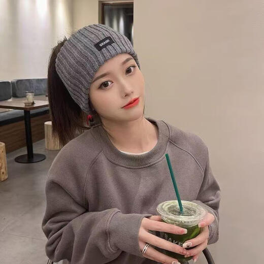 Nian Meifang protects the forehead and wipes the forehead for women to keep warm and cover the forehead with a headscarf and a headband to cover white hair. The postpartum hairband is produced in beige.