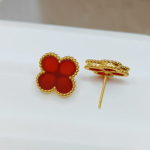 18K gold four-leaf clover earrings as a birthday gift for your girlfriend, versatile for daily commuting and dating, as a Valentine’s Day gift for girls, red