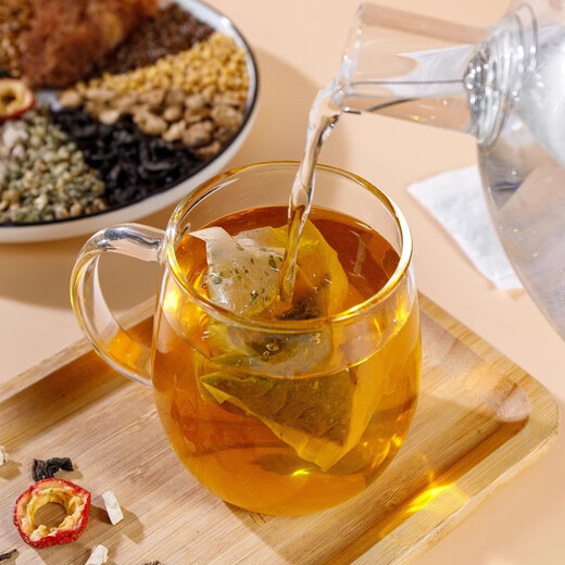 Die Wirksamkeit von Beijing Tongrentang Qingqianliu, Maisseide, Maulbeerblättertee, Harnsäure und drei High Teas kann Blutzucker, Blutdruck und Blutfette senken und stabilisieren. 2 Kartons mit 80 Packungen zur Unterstützung der Stabilisierung der drei Höhen. Die zweite Box ist zum halben Preis erhältlich.