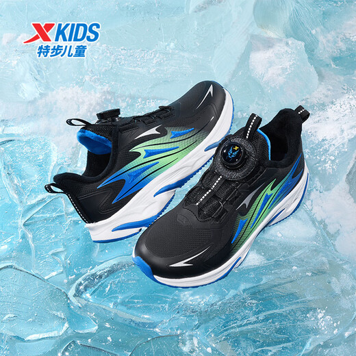 XTEP Children's Winter Low-top Knob Button Plus Velvet Warm Anti-Slip Cushioning Cotton Shoes for Boys, Middle and Large Children Sports and Leisure Black/Dark Cobalt Blue/Fluorescent Grass Green 33