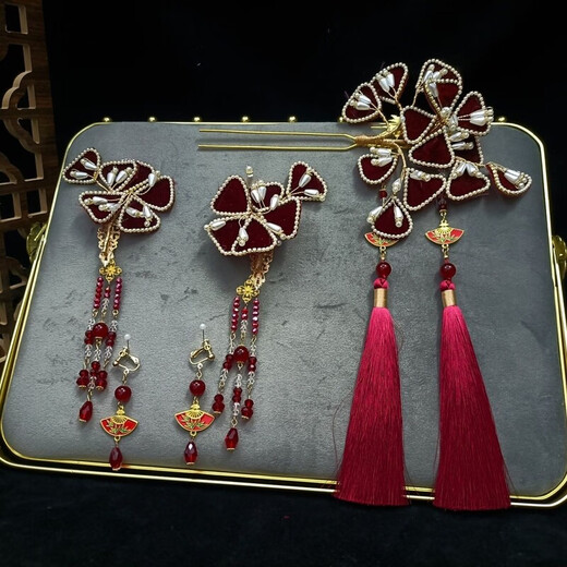 New super fairy bride's dressing gown toasting headdress new Chinese style dressing gown headdress red high-end velvet flower set wedding dress dressing gown hair fork set